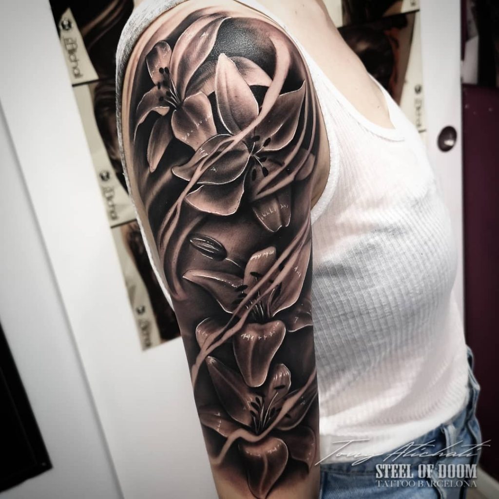 Tatuaje Floral por Tony Atichati