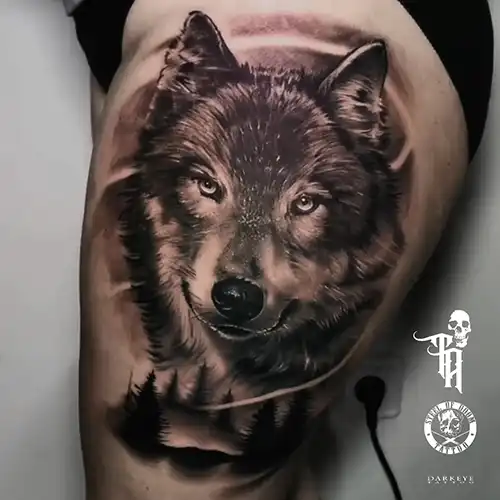 Tatuajes realistas de lobos por Tony Atichati