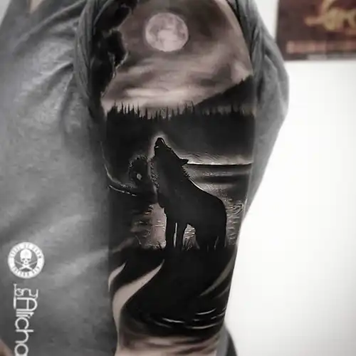 Tatuajes realistas de lobos
