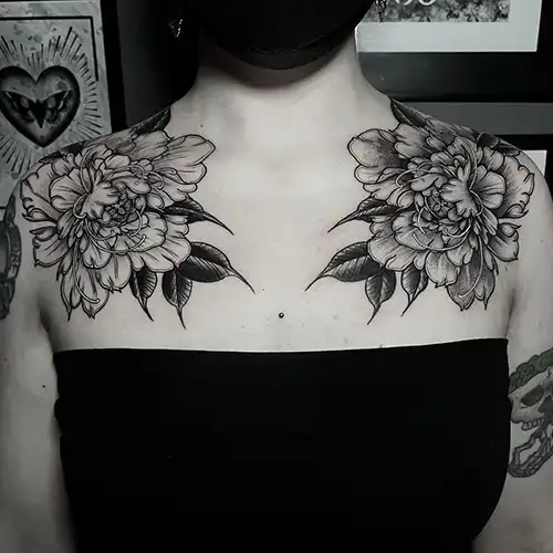 tatuajes flores blackwork por victor candiotti