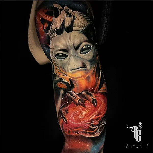 Tatuajes surrealistas en Barcelona por Tony Black