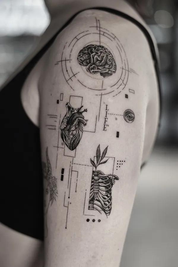 elementos tatuajes microrealismo en Barcelona